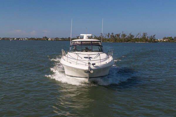 2005 Sea Ray 420 Sundancer image 11