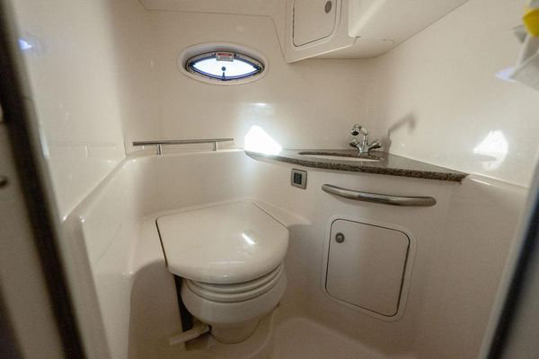 2005 Sea Ray 420 Sundancer image 34