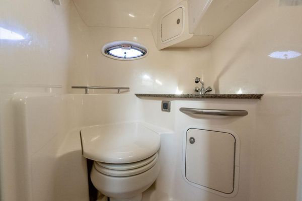 2005 Sea Ray 420 Sundancer image 35