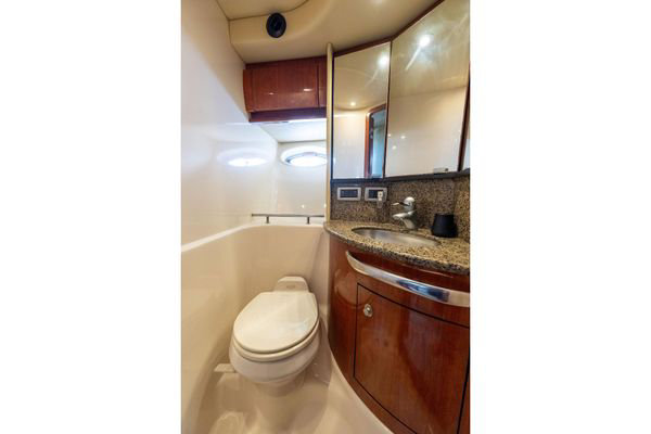 2005 Sea Ray 420 Sundancer image 40