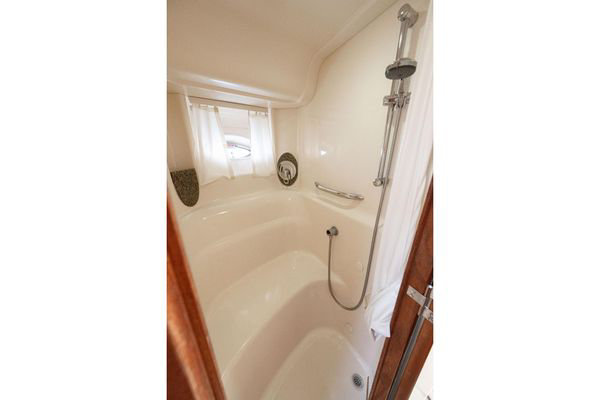 2005 Sea Ray 420 Sundancer image 41