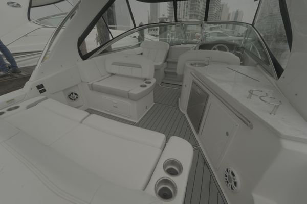 2021 Regal 33 XO image 11