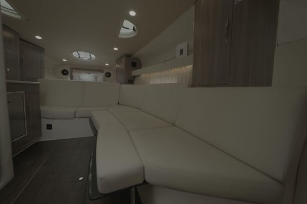 2021 Regal 33 XO image 20