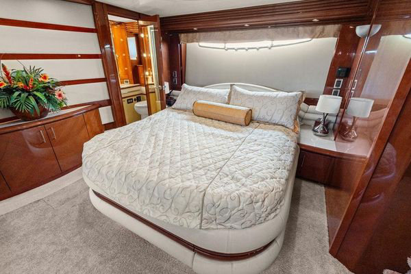 2005 Marquis 65 Motor Yacht image 25