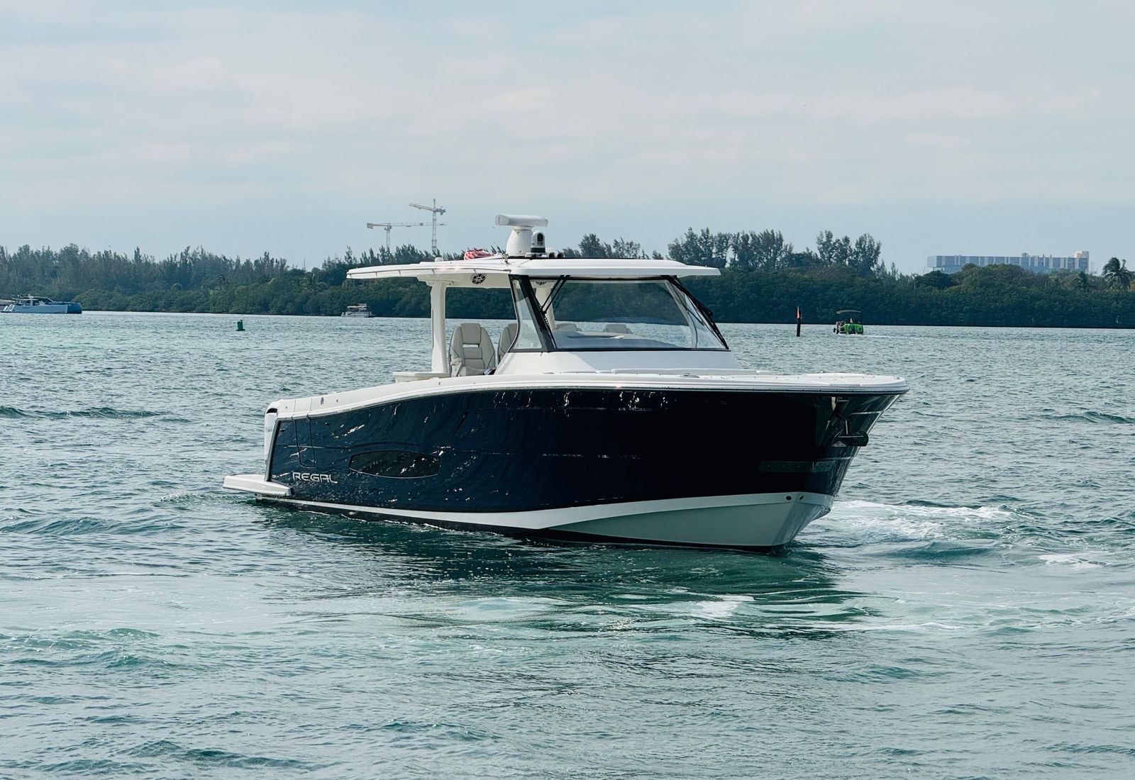 2022 Regal 38 SAV — Stuart, FL