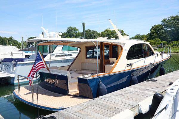 2027 Palm Beach Motor Yachts PB42 image 2
