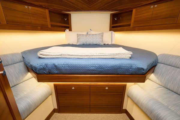 2027 Palm Beach Motor Yachts PB42 image 32