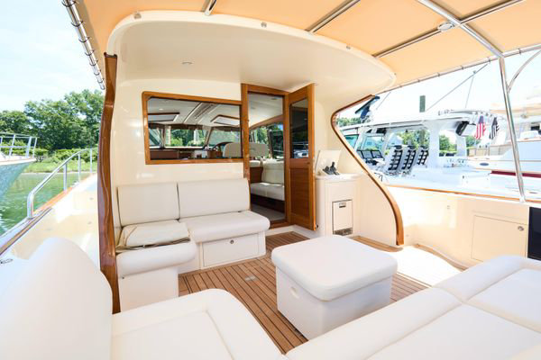 2027 Palm Beach Motor Yachts PB42 image 8