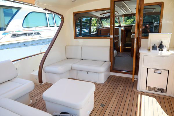 2027 Palm Beach Motor Yachts PB42 image 9