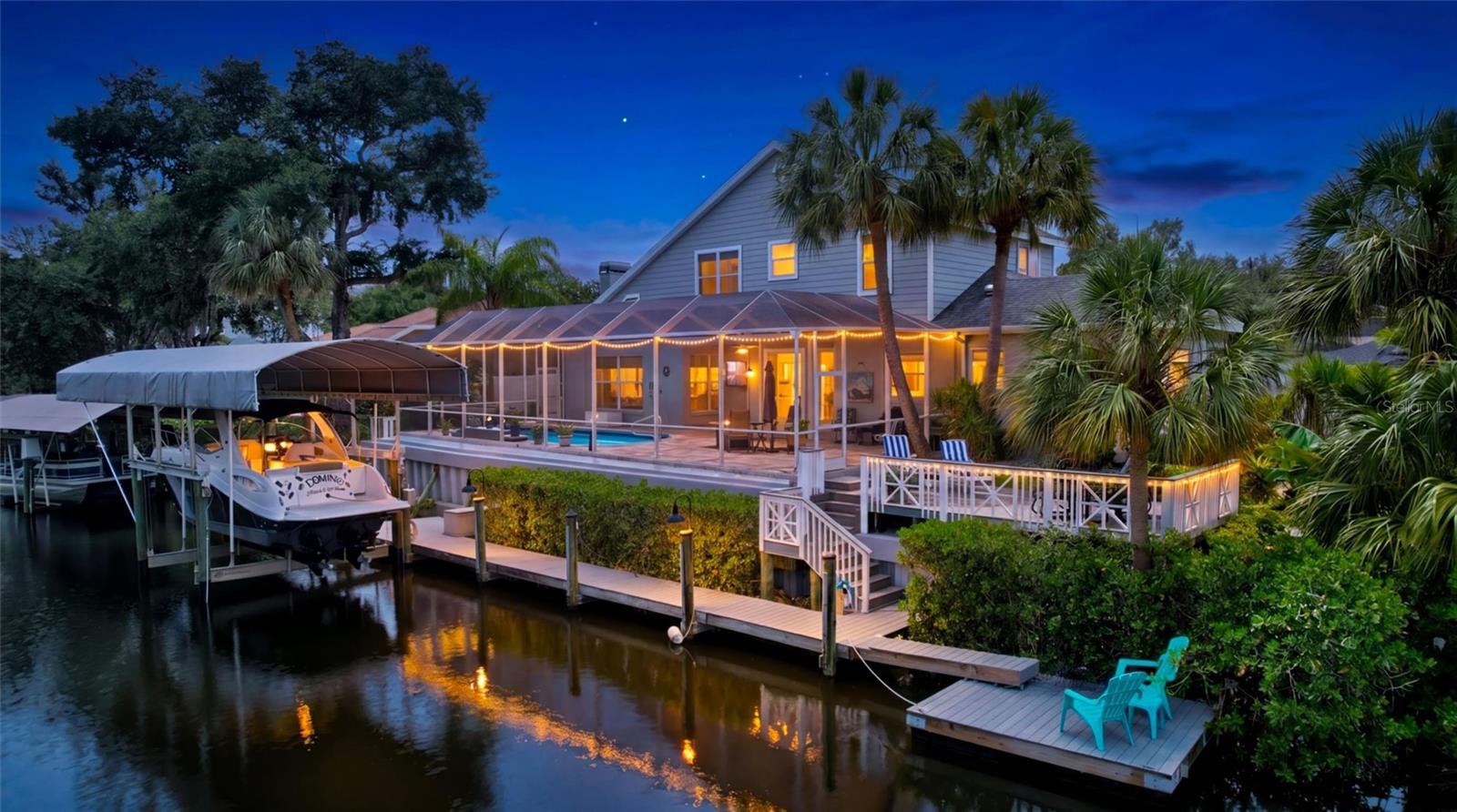 Bradenton Waterfront Residence with 108 ft of saltwater frontage, Private Dock & Pool — BRADENTON