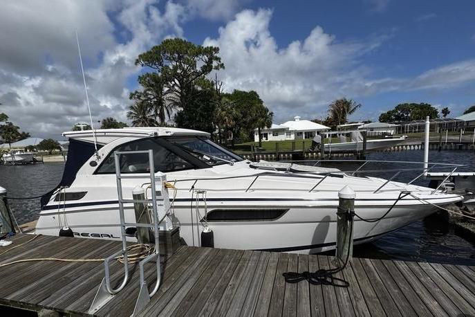 2018 Regal 35 Sport Coupe — Florida Gulf Coast