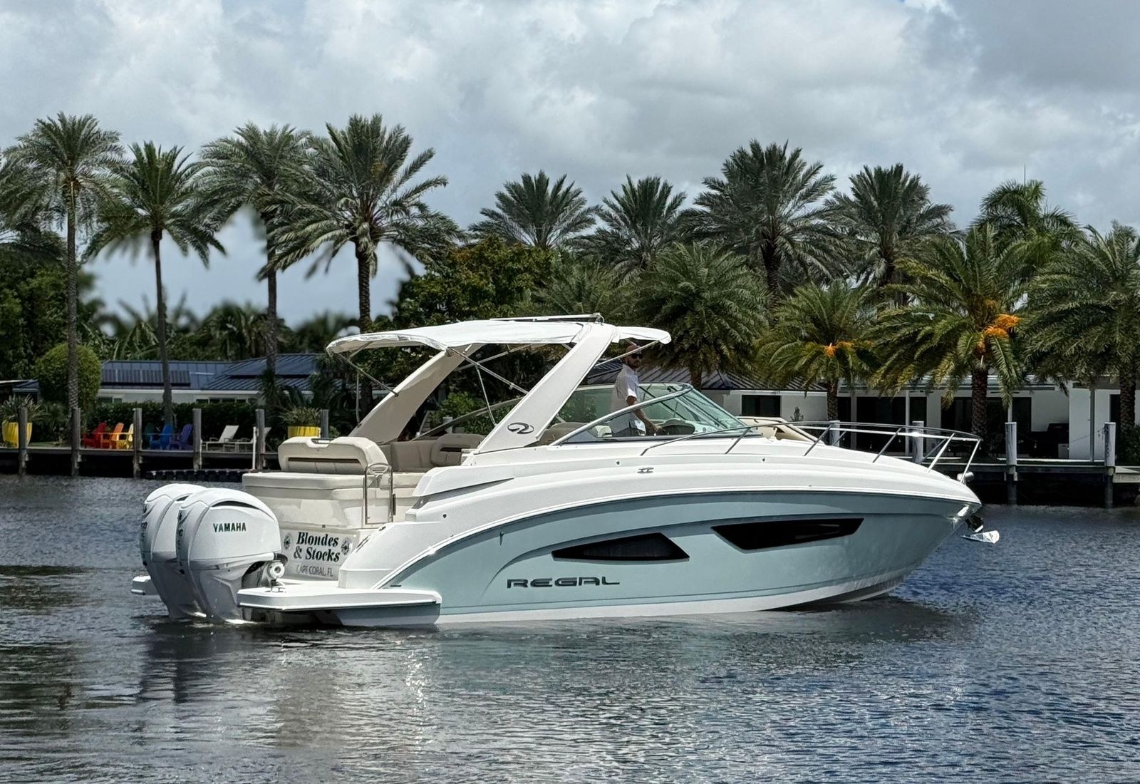 2022 Regal 33 XO — Florida Gulf Coast