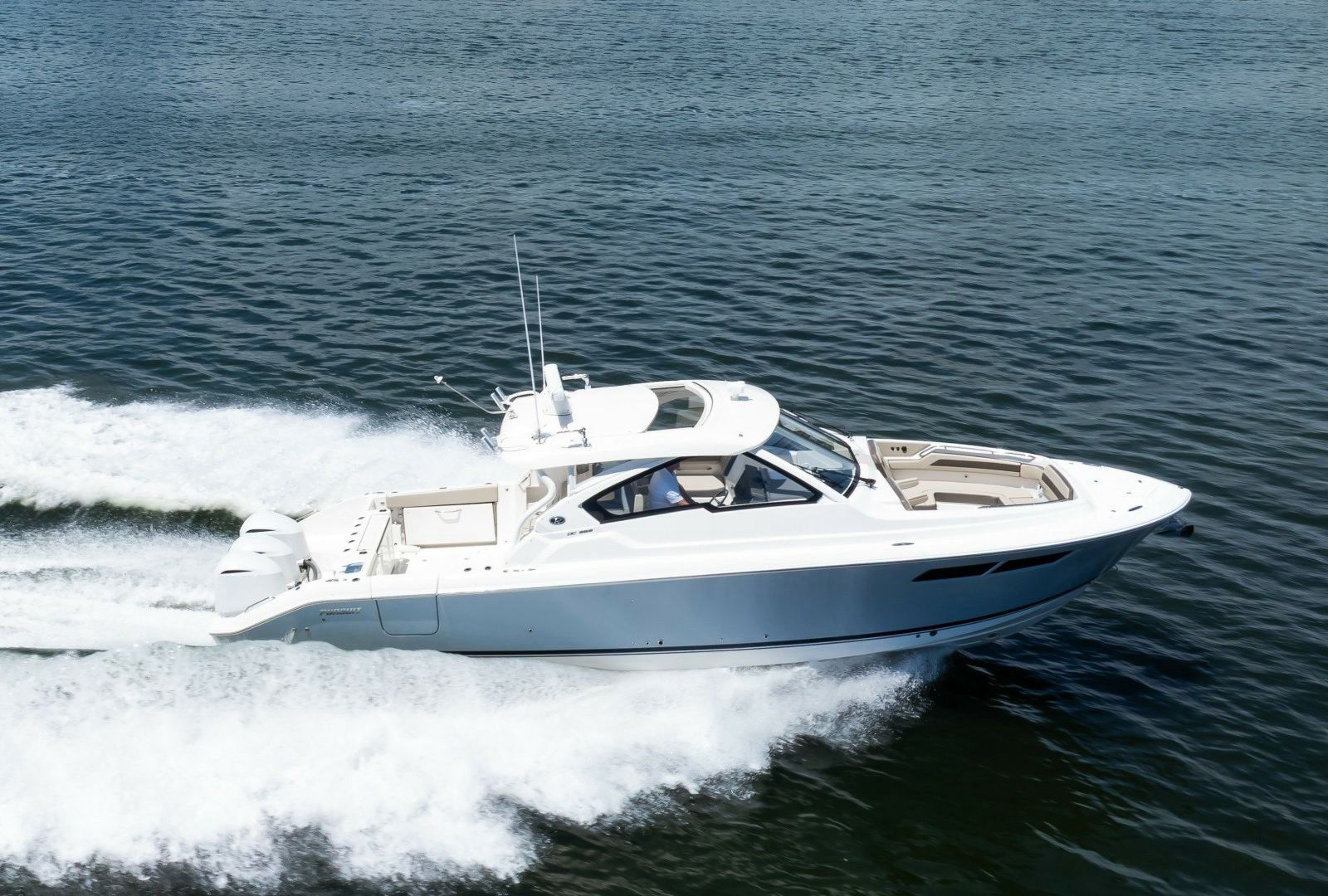 2020 Pursuit DC 365 Dual Console — Florida Gulf Coast